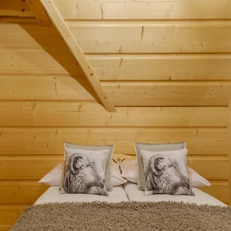 בקתה Na Przeleczy Wood House & Mountain View