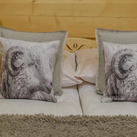 Na Przeleczy Wood House & Mountain View